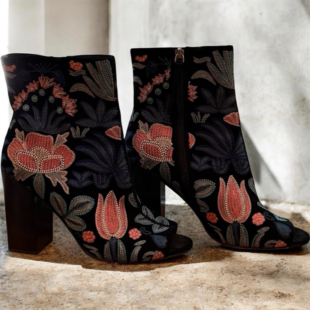 Rebecca Minkoff Floral Embroidered Ankle Boots Size 10